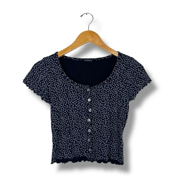 Brandy Melville Zelly Top Buttons Floral Navy Made In Italy Cropped Cottage - Picture 7 of 12